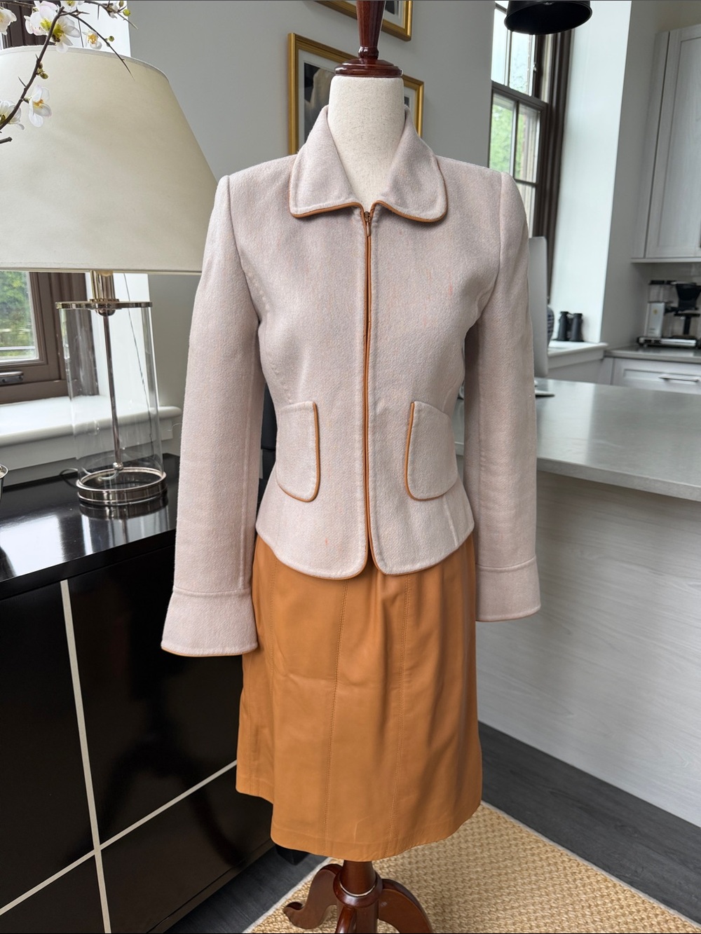 Oscar de la Renta Cashmere Melange with Leather Trim and Skirt Size 4